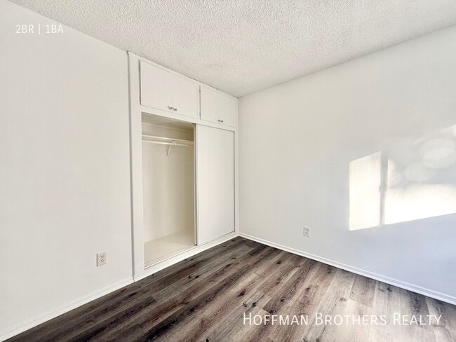 Building Photo - 1819 S Oxford Ave