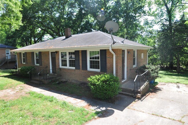 Building Photo - 118 Kenmore Dr