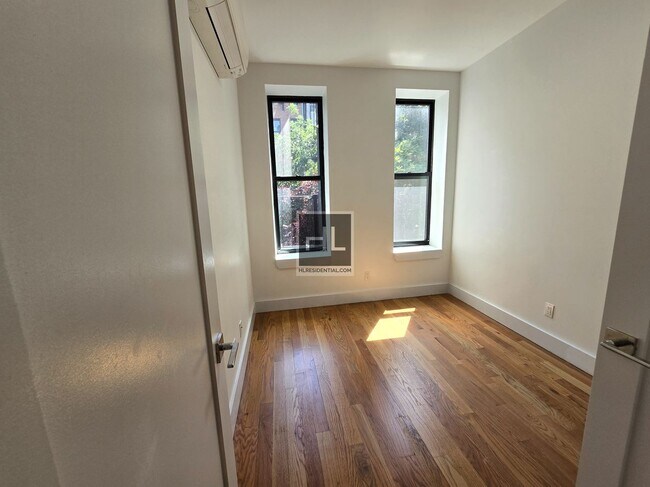 Building Photo - Brand New 1BR - No Fee - Pet-Friendly - Up...