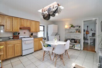 Building Photo - 603 Jersey Ave