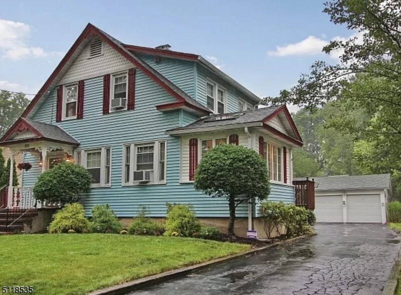Primary Photo - 703 Marshall Pl