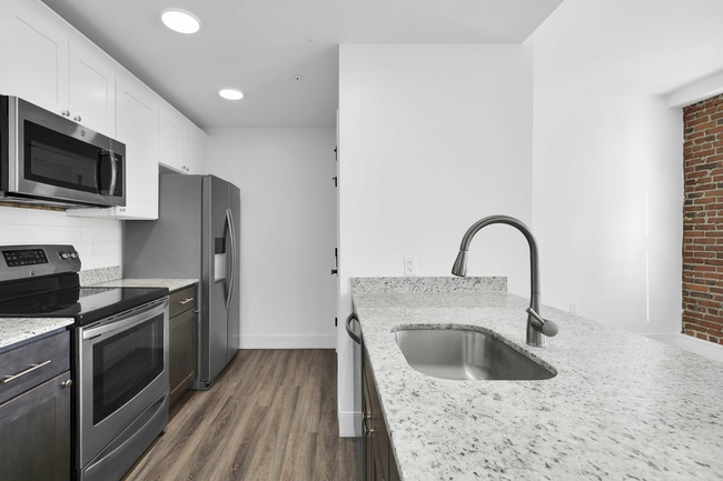 The Jackson - The Residences at Barnett