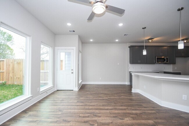 Foto del edificio - 4401 Alvin St