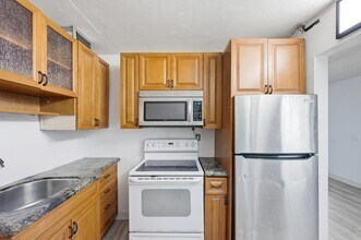 Building Photo - 452 Normandy Ln