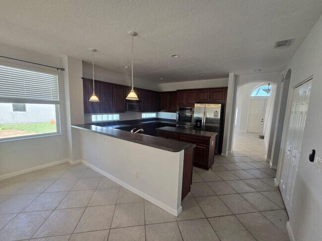 Foto del edificio - 9310 Silver Glen Way
