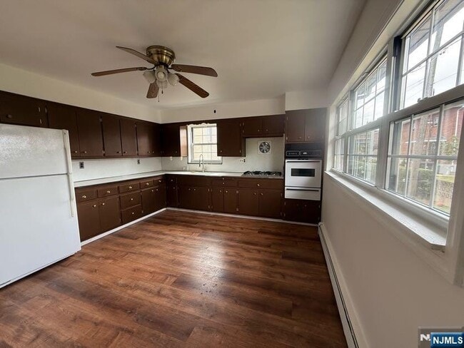 Foto del edificio - 220 1st St