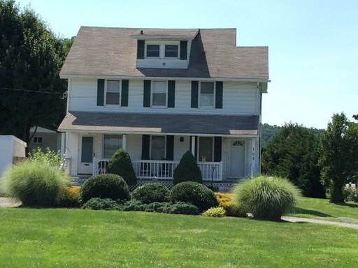 Primary Photo - 704 Hill Rd