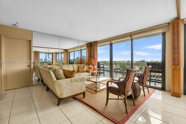 Foto del edificio - 3100 NE 48th St