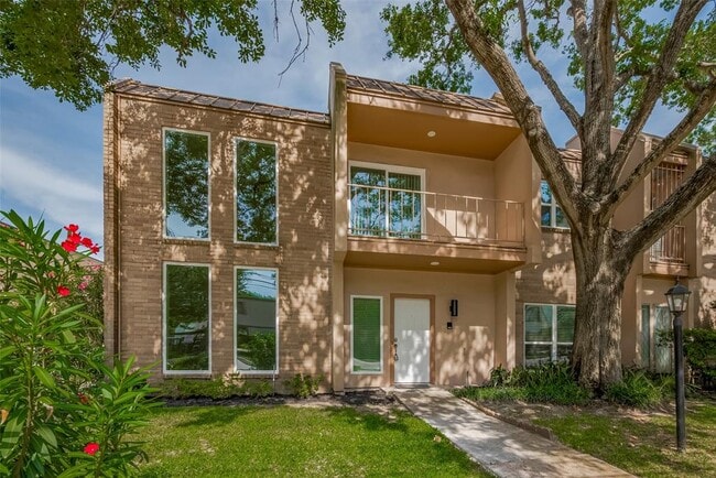 Building Photo - 1115 Augusta Dr