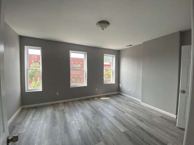 Building Photo - 178 W Hanover St