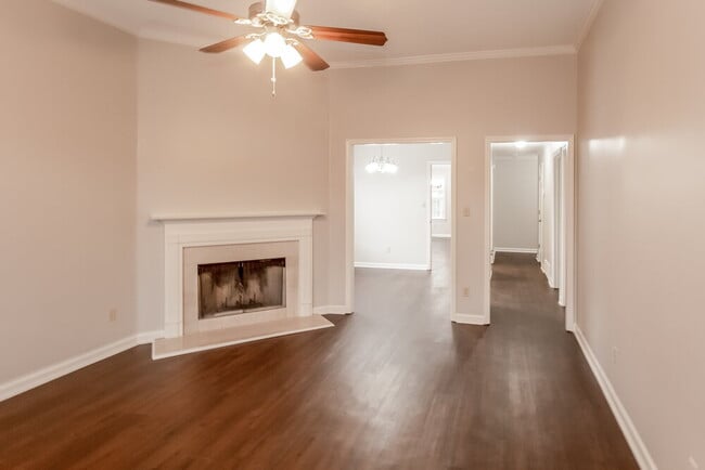 Foto del edificio - 2241 Lake Hill Ct