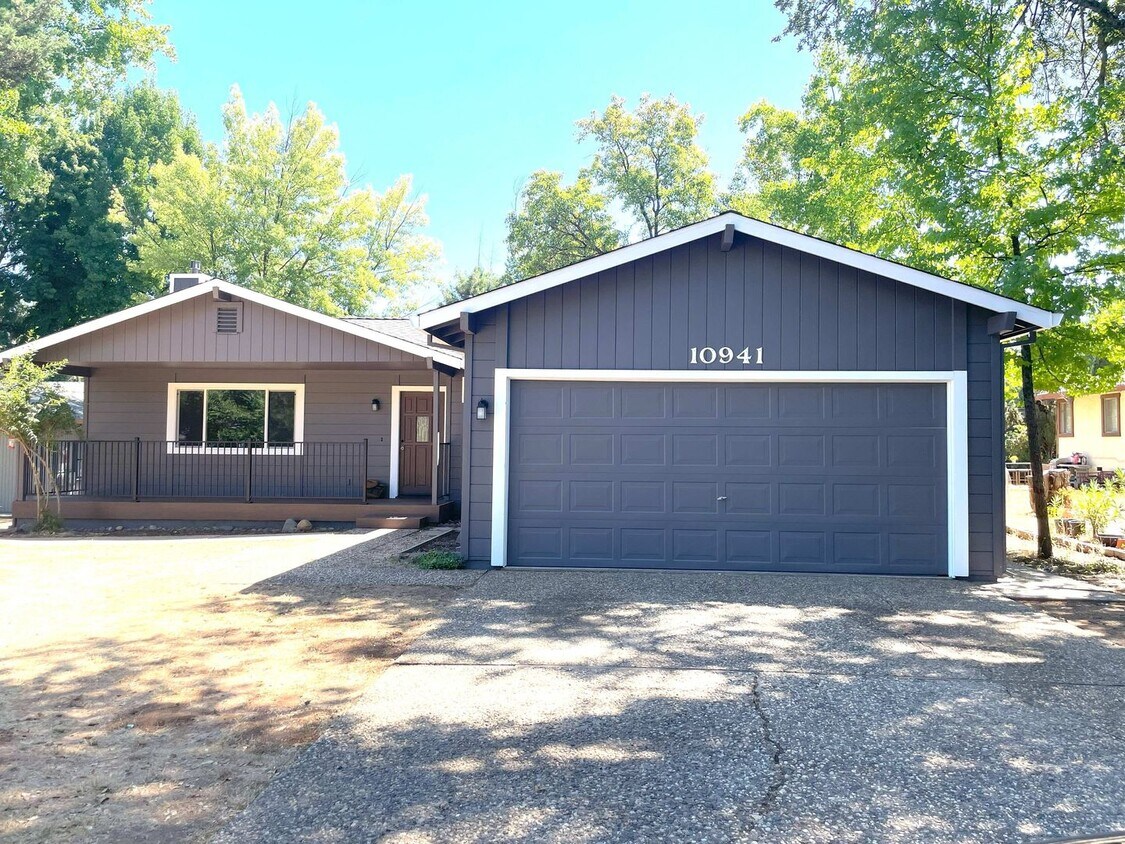 Primary Photo - 3 bedroom, 2 bath in Lake Wildwood, Penn V...