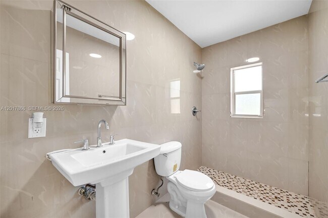 Foto del edificio - 577 NW 90th St
