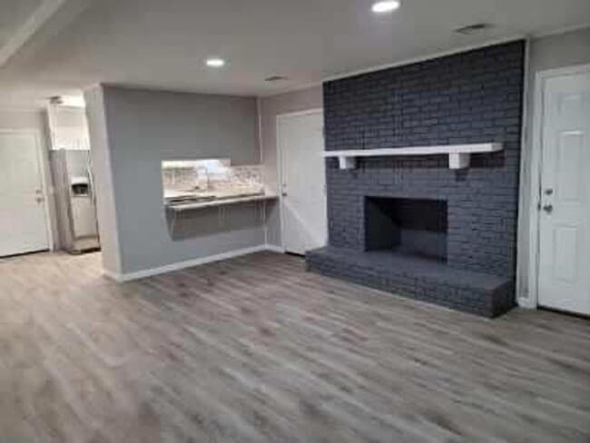 Building Photo - 3bd 2ba HOME FOR RENT!