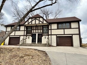 Building Photo - 2342 S Crysler Ave
