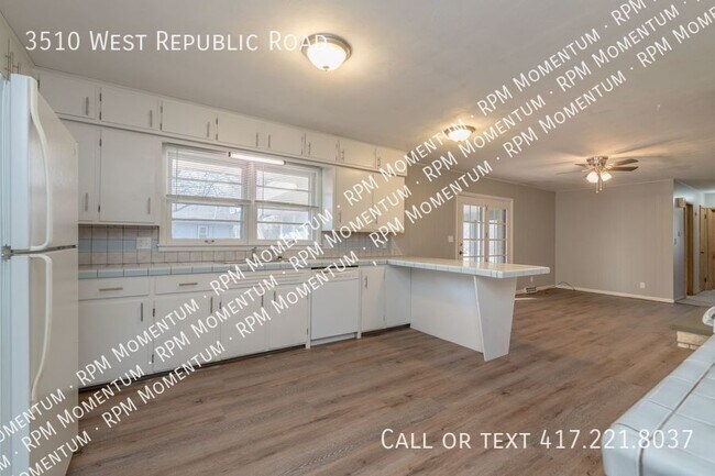 Building Photo - 3510 W Republic Rd