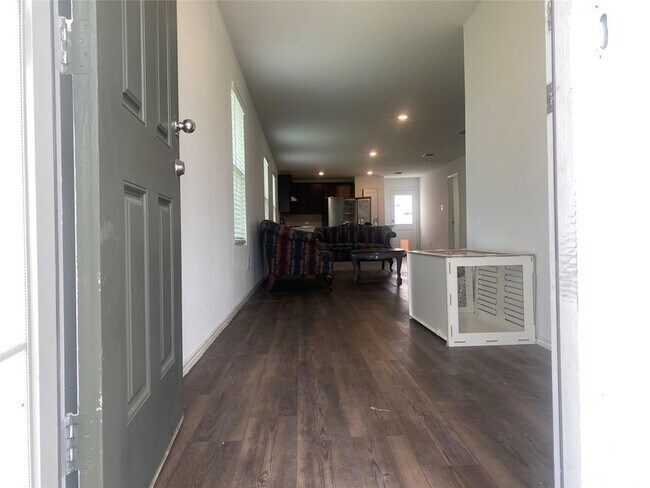 Building Photo - 7408 Woodpecker Dr