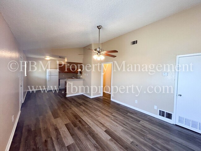 Foto del edificio - 608A Walter Stephenson - Charming 2 Bedroom, 1 Bathroom Apartment Home in Midlothian, TX!