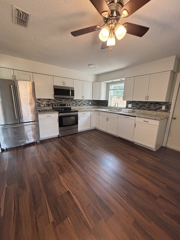 Foto del edificio - 1624 Coral Way