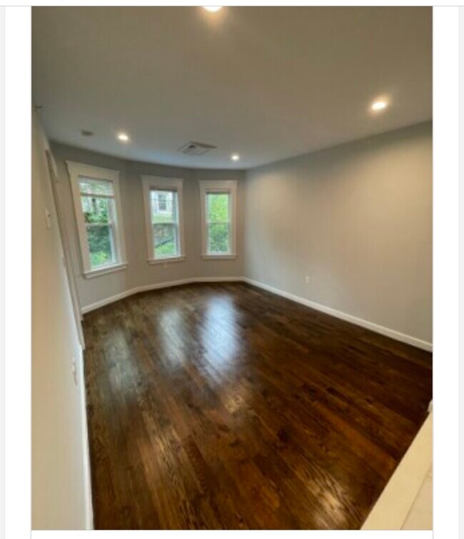 33 Raymond Ave, Somerville, MA 02144 Condo for Rent in Somerville, MA