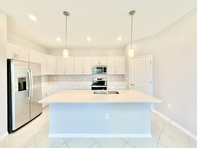 Building Photo - 16304 Quesa Dr