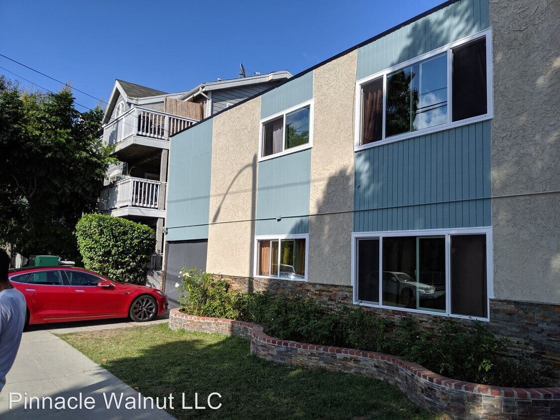 Primary Photo - 1056 Walnut Ave