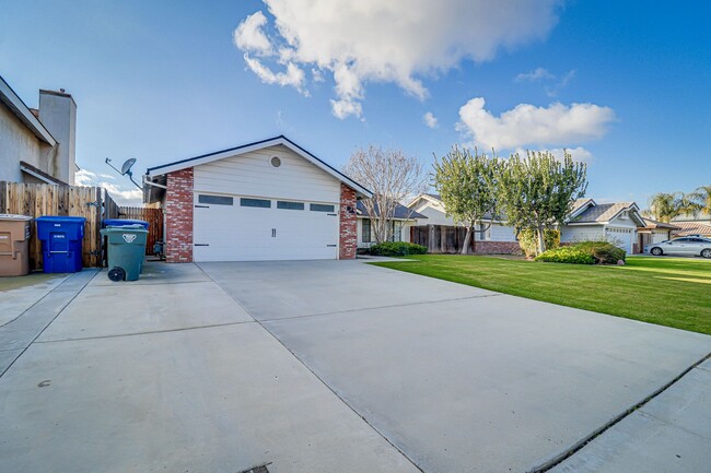 Foto del edificio - Cute home in Northwest Bakersfield!