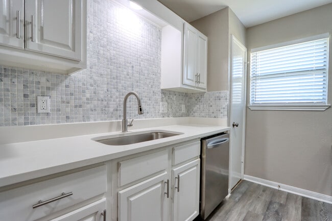 Building Photo - 2005 Interurban Blvd