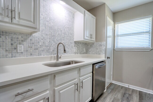 Foto del edificio - 2005 Interurban Blvd