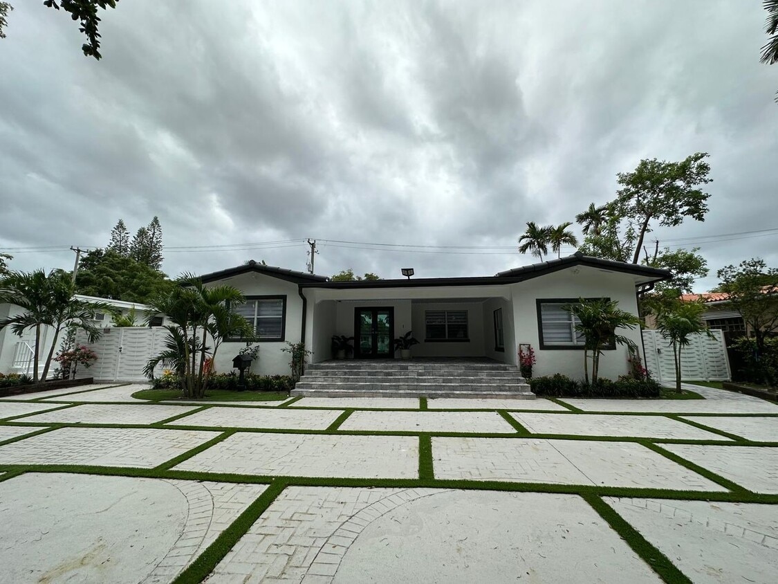 Photo - 6080 SW 16th St (Miami, FL)