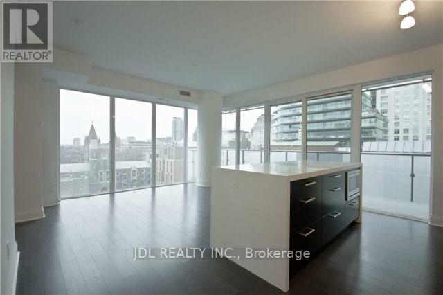 Building Photo - 2803-65-765 St Mary St