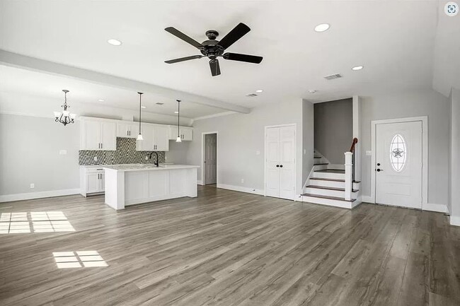Foto del edificio - 9815 Bamboo Rd