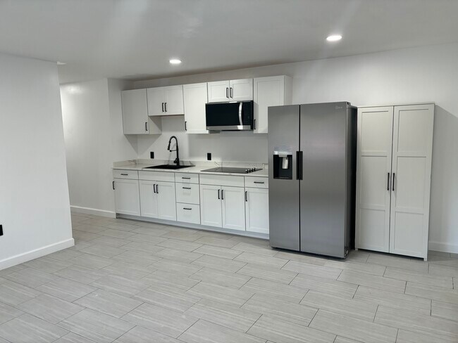 Building Photo - 5299 Lanette St