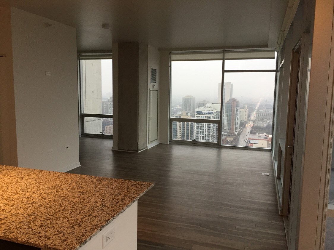 Foto principal - 810 N LaSalle Dr