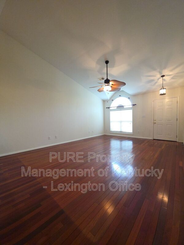 Foto del edificio - 3021 New River Pl