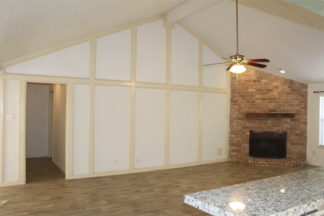 Foto del edificio - 14343 Whitecross Dr
