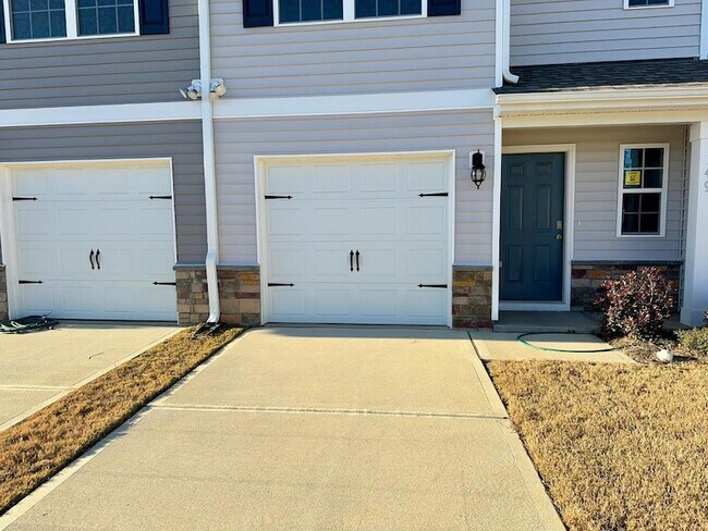 Foto del edificio - 149 Tributary Wy