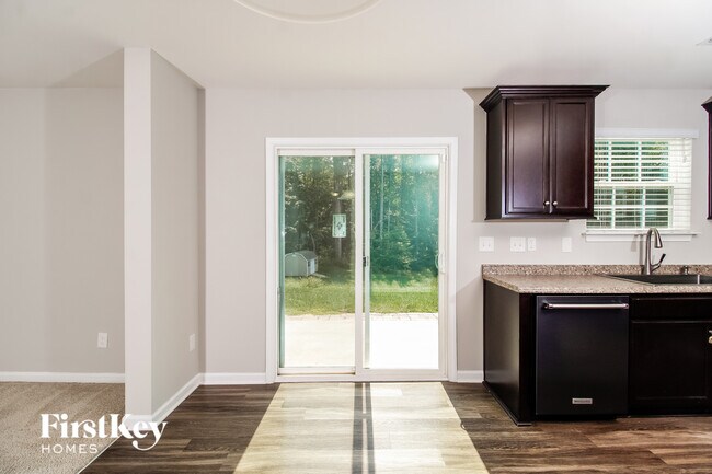 Foto del edificio - 227 Sawyer Ln