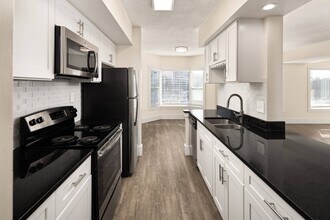 Building Photo - Wesley Townsend Apartments at Buckhead