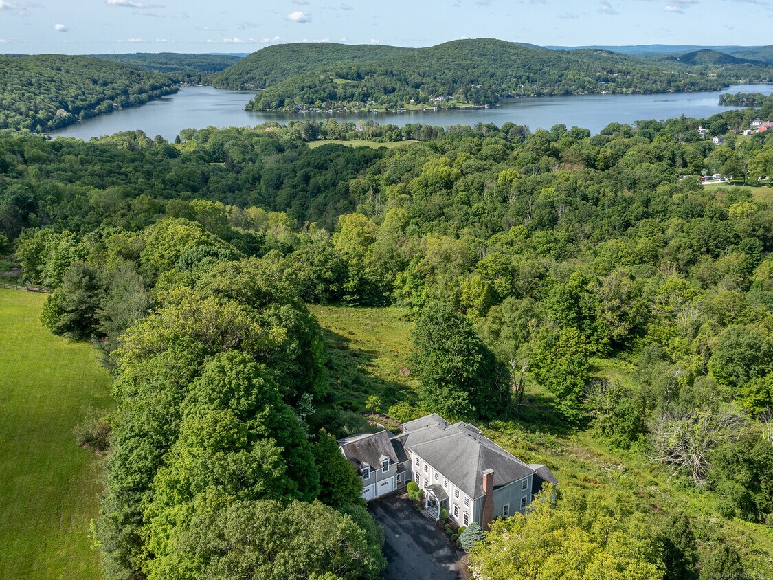 Foto principal - 293 Lake Rd