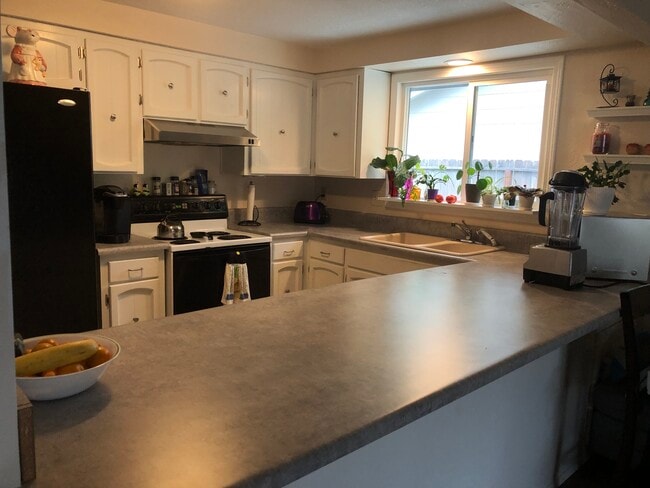 Foto del edificio - 228 Teakwood Dr