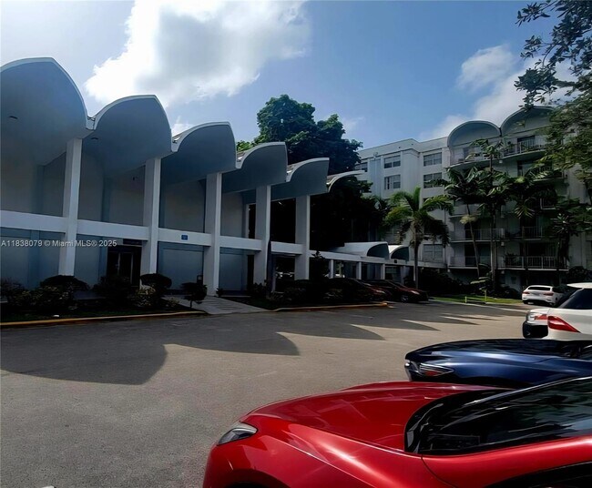 Foto del edificio - 498 NW 165th St