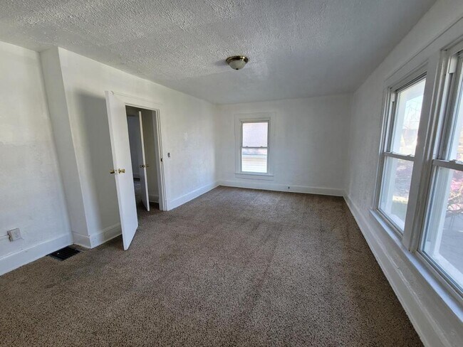 Building Photo - 1145 Belleview PL