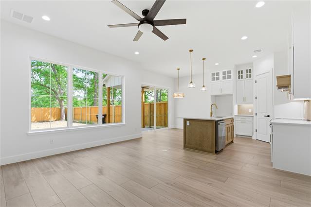 Foto del edificio - 200 Dover Dr