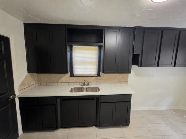 Photo - 314 W Marshall Dr (Midwest City, OK) House
