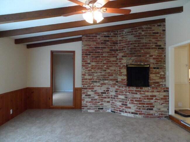 Foto del edificio - 2240 Rockwood Dr