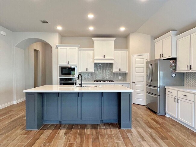 Foto del edificio - 2724 Grizzly Way, Leander, TX 78641 - 4 BR...