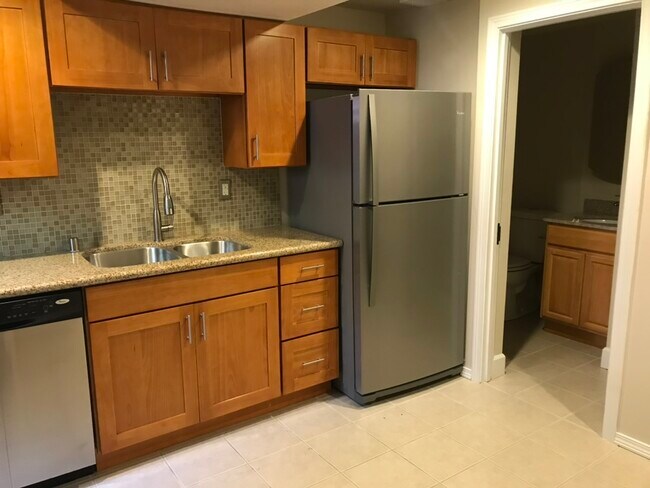 Foto del edificio - 706 N 188th St