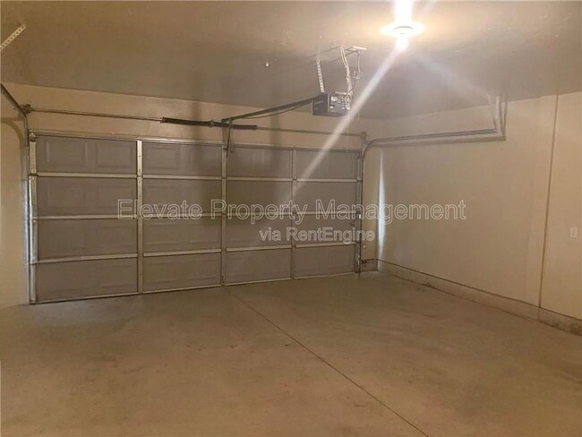 Foto del edificio - 924 West Prairie Wind Way