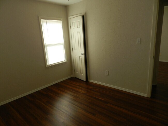 Foto del edificio - 2704 NW 26th St